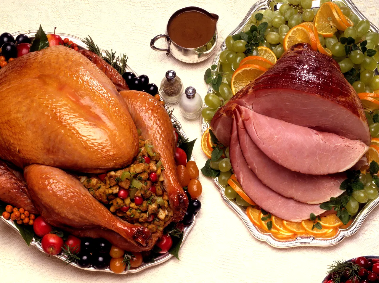 Read more about the article Holiday Feasting: Order Your Turkeys, Hams and More Online from Windsor Quality Meats